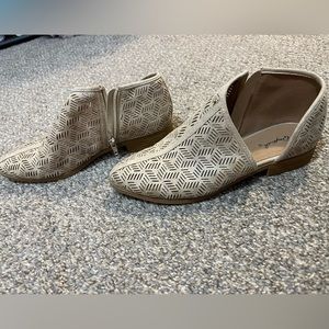 Women’s booties/slip on cute shoes